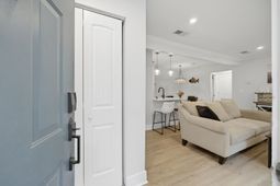 272 Alexandra Drive photo 4