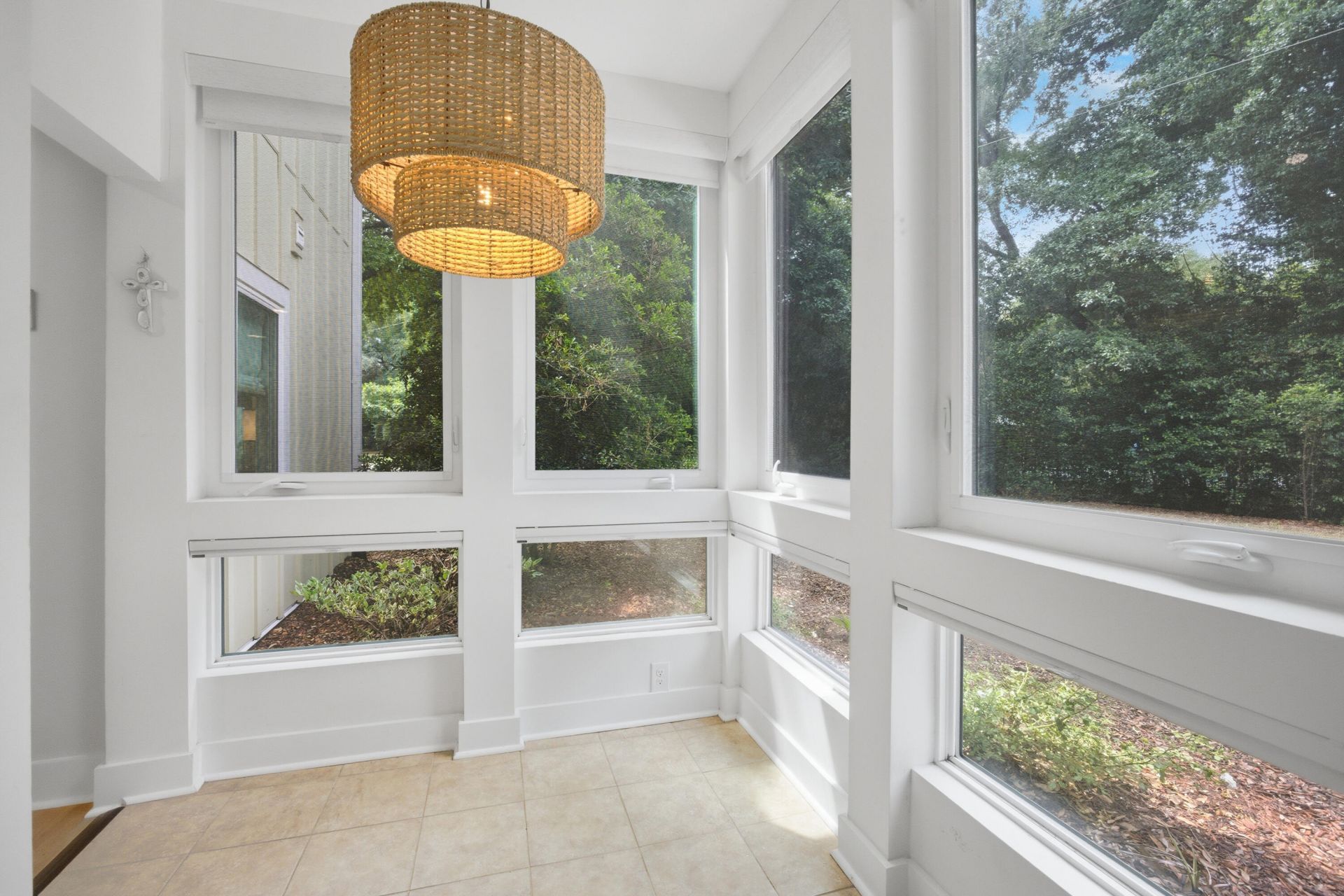 272 Alexandra Drive Photo 20
