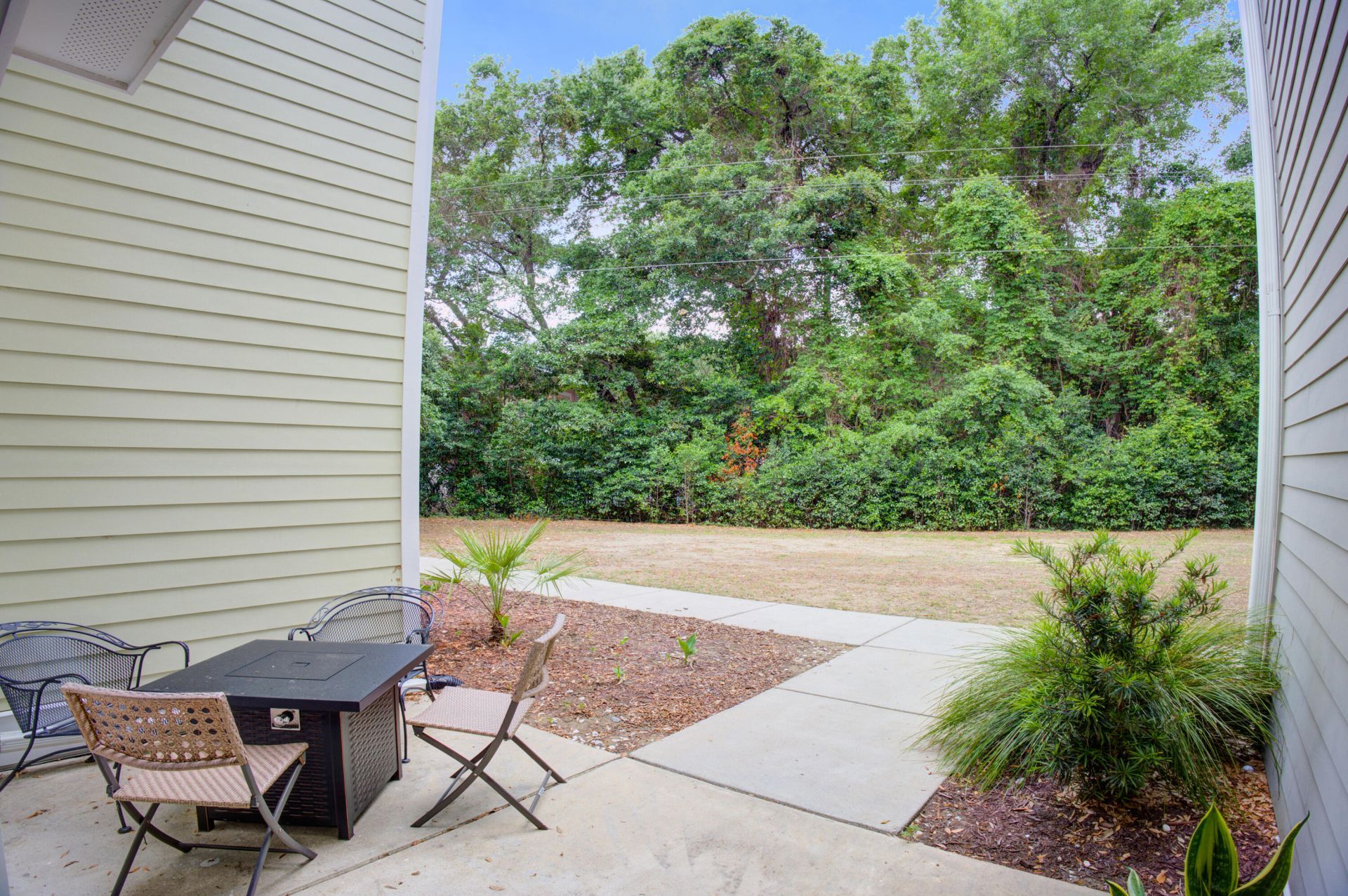 272 Alexandra Drive Photo 37