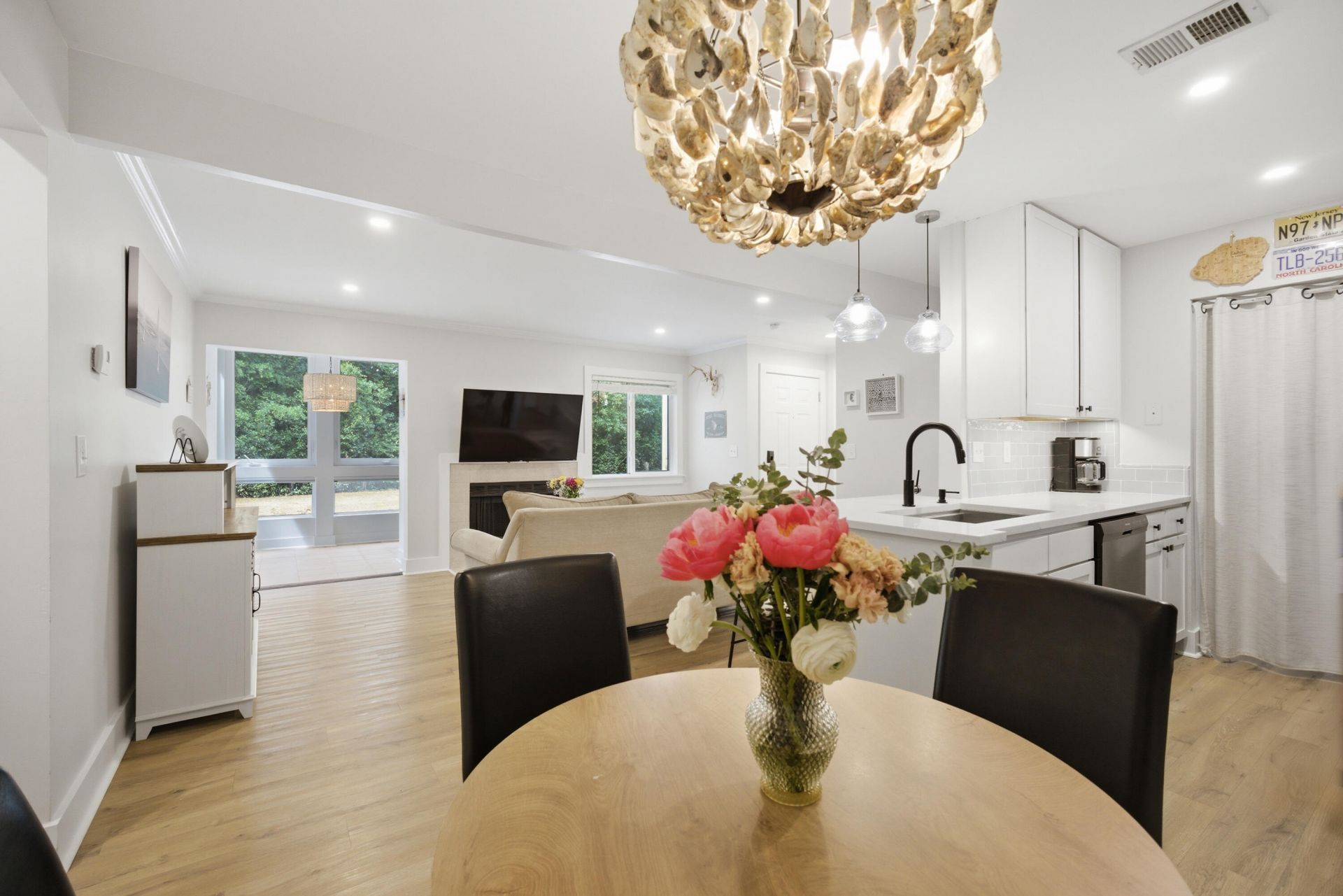 272 Alexandra Drive Photo 8