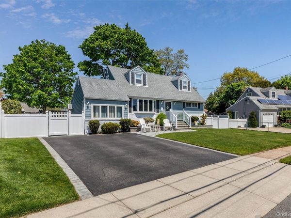 317 Oconnor Road , North Babylon, NY 11703