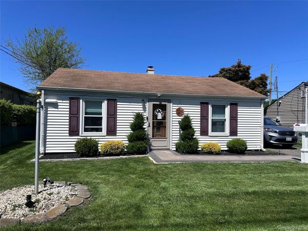 136 E Railroad Avenue , West Haverstraw, NY 10993