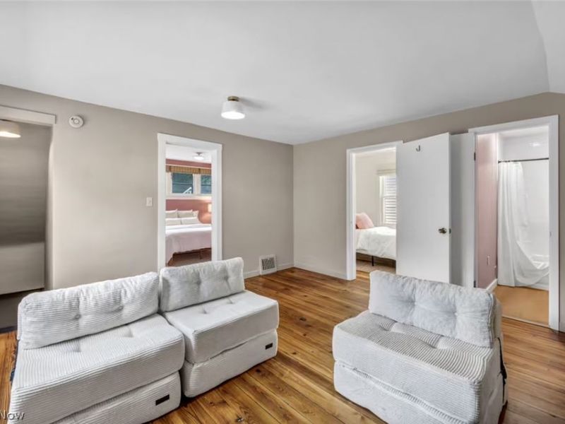 3297 W 131st Street , Cleveland, OH 44111 Photo 16