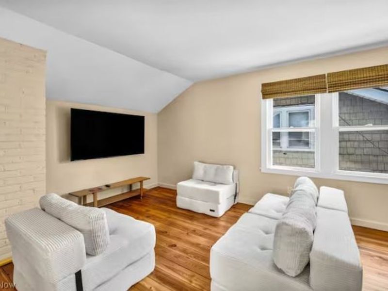 3297 W 131st Street , Cleveland, OH 44111 Photo 17