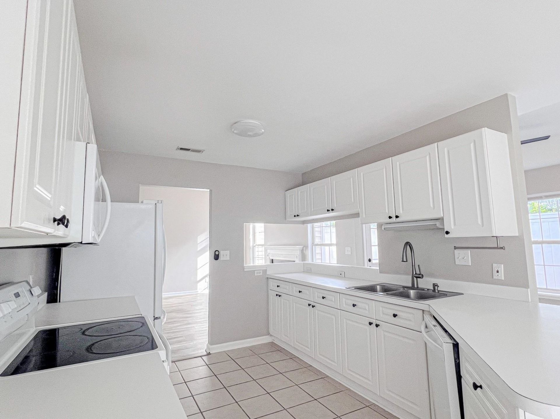 4422 Barcelona Ln.  Photo 10