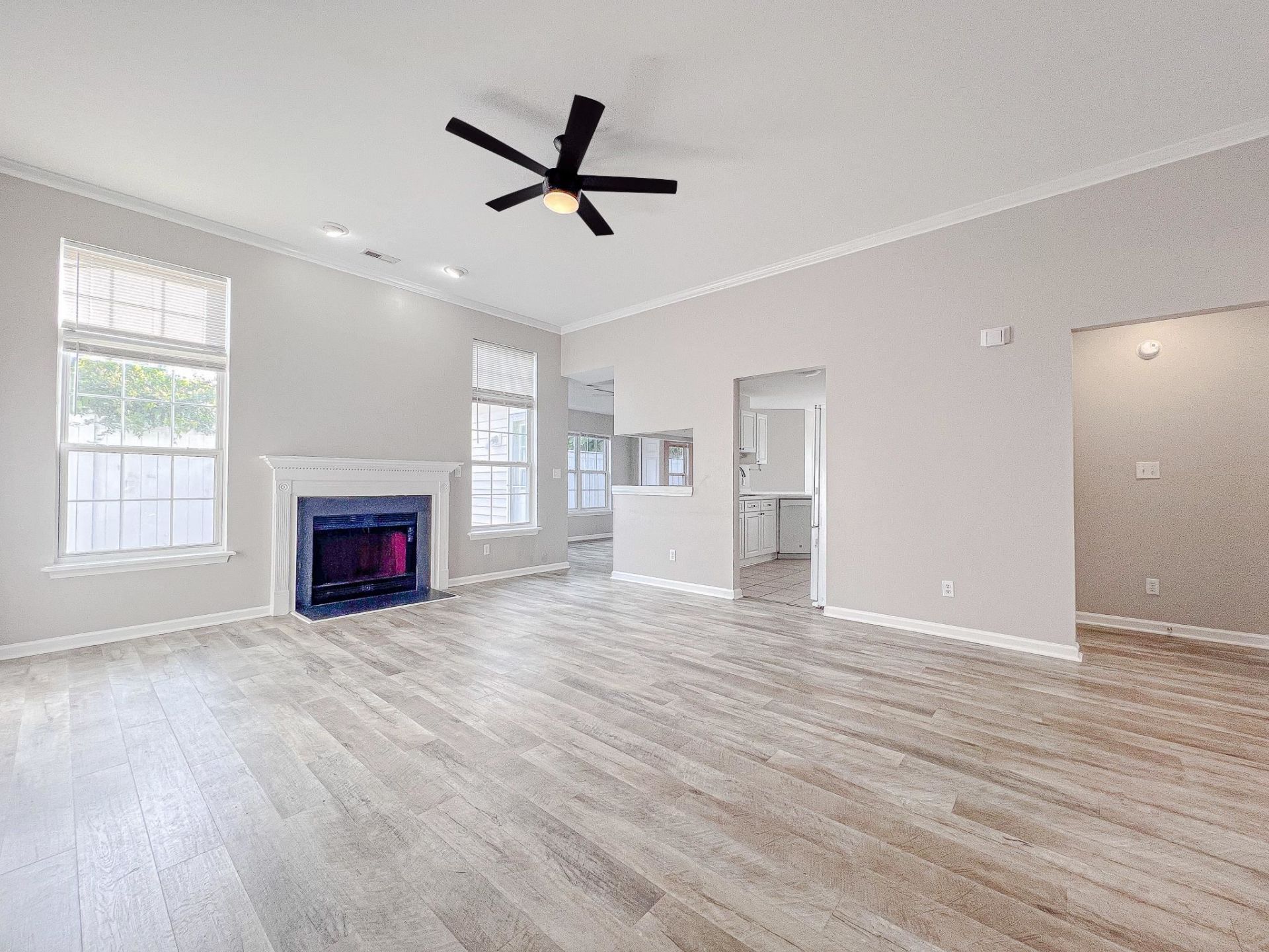4422 Barcelona Ln.  Photo 4
