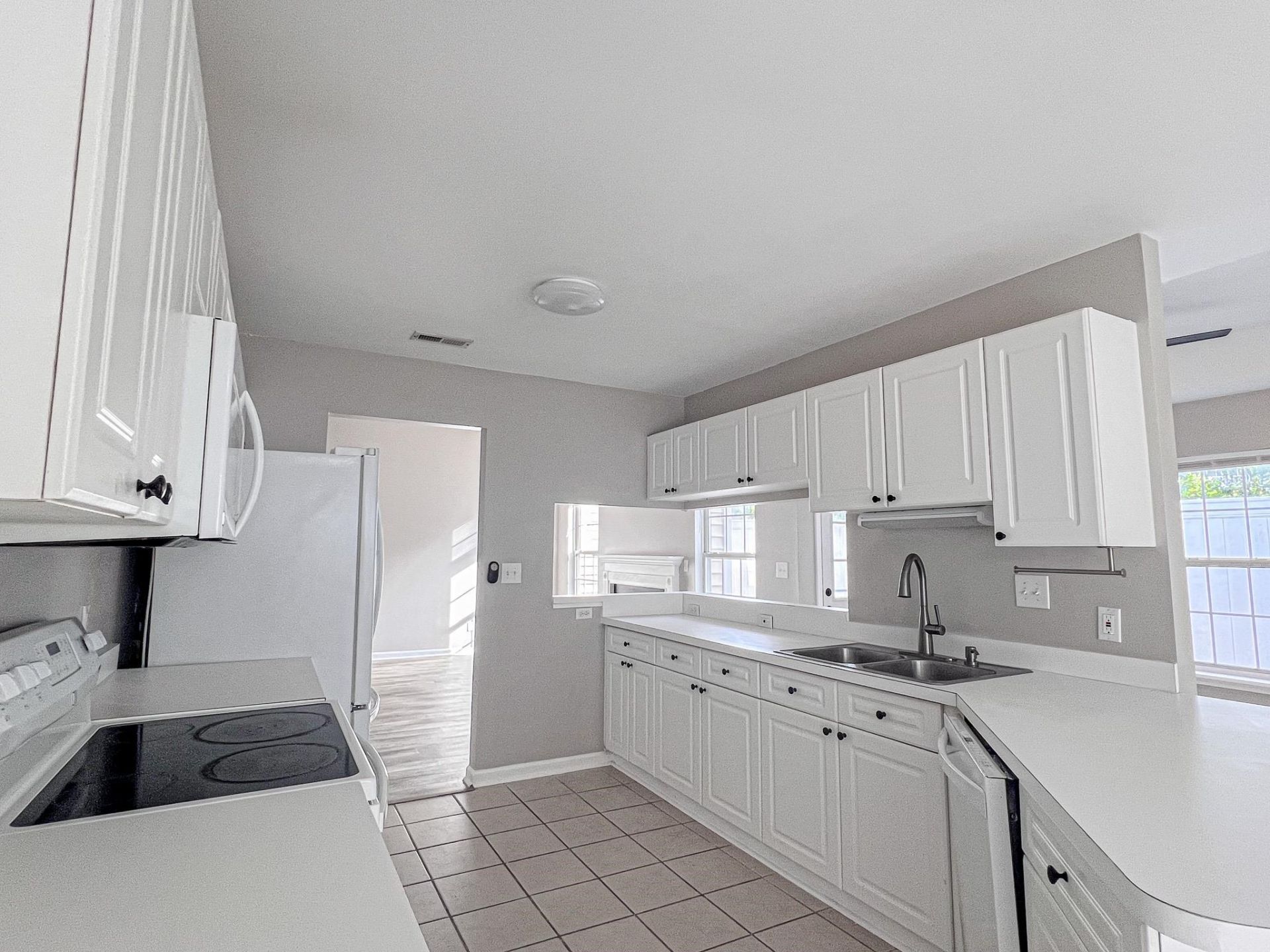 4422 Barcelona Ln.  Photo 7