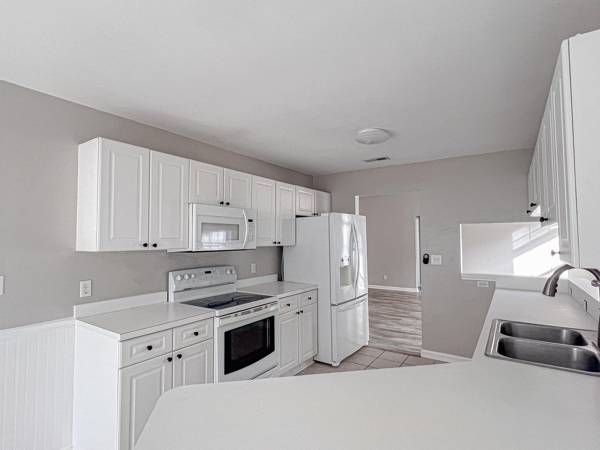 4422 Barcelona Ln.  Photo 8