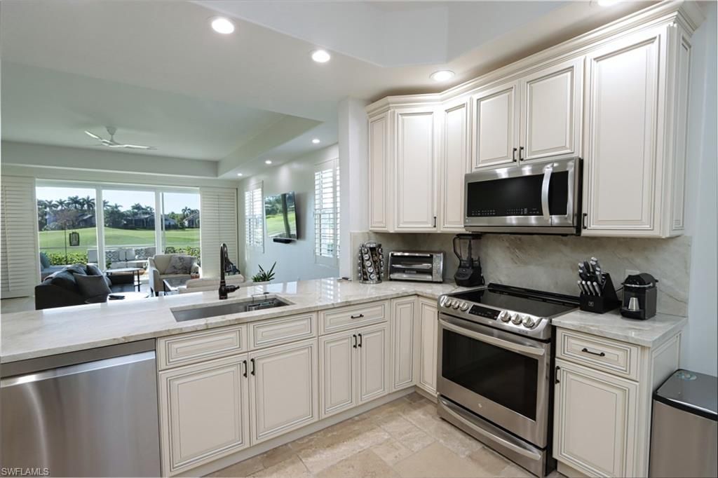 5963 Trophy Dr, Unit 2002, Naples, FL 34110 Photo