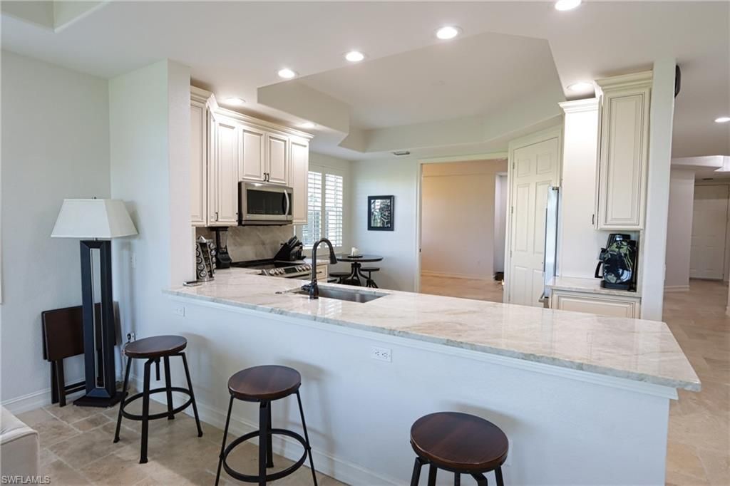5963 Trophy Dr, Unit 2002, Naples, FL 34110 Photo
