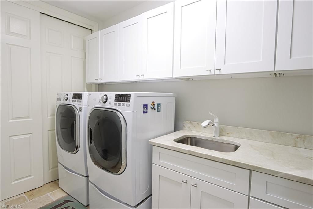 5963 Trophy Dr, Unit 2002, Naples, FL 34110 Photo