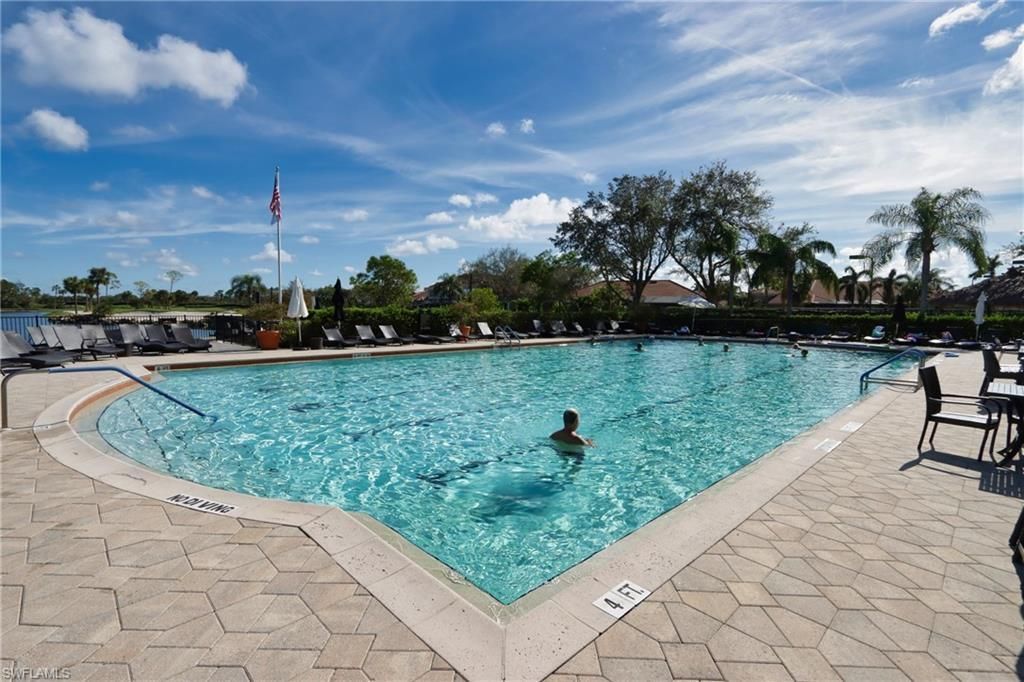 5963 Trophy Dr, Unit 2002, Naples, FL 34110 Photo