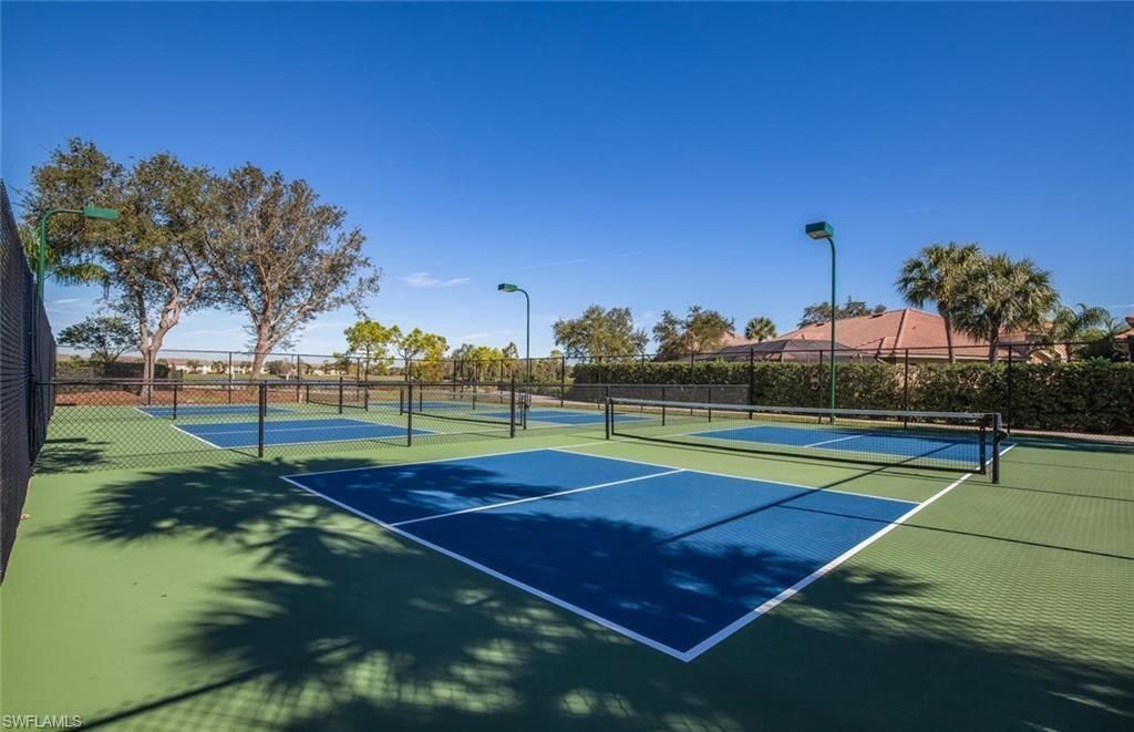 5963 Trophy Dr, Unit 2002, Naples, FL 34110 Photo