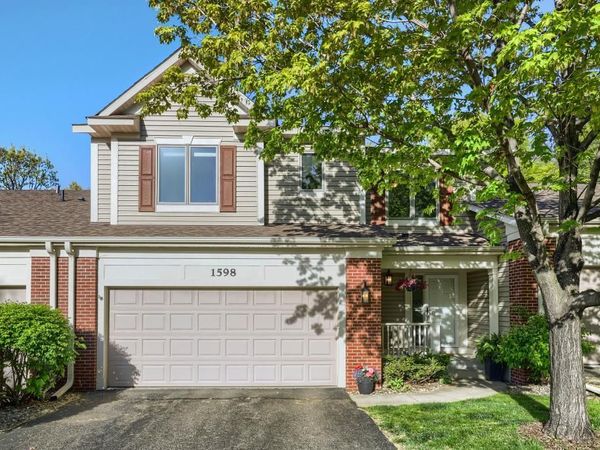 1598 Summit Shores Circle, Burnsville, MN 55306