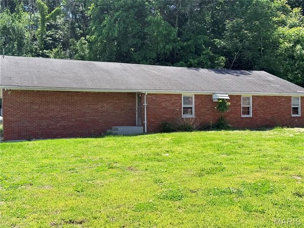 303 W Main Street , Hardin, IL 62047