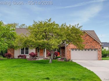 27526 Bridle Hills Drive, Farmington Hills, MI 48336