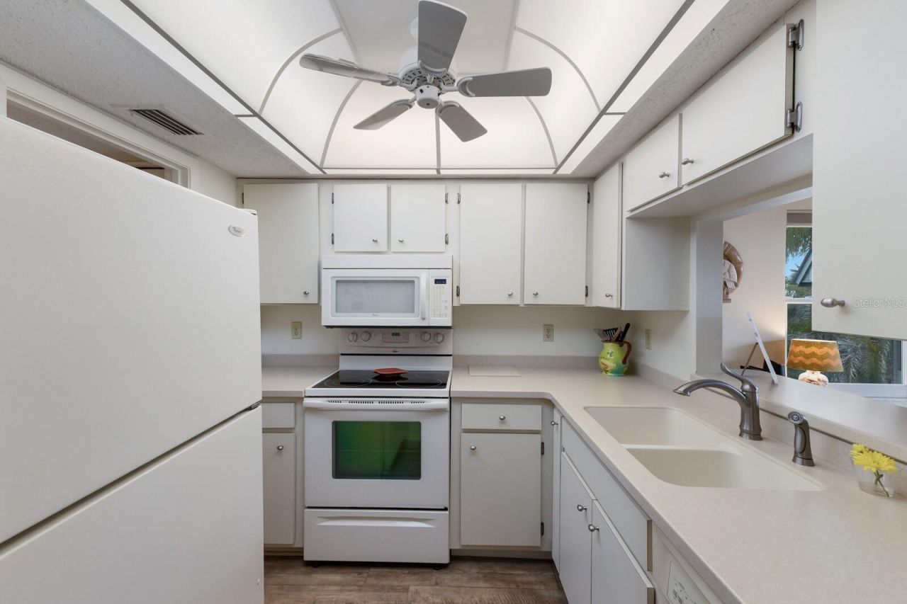 205 Highland Avenue , Unit 2, Bradenton Beach, FL 34217 Photo