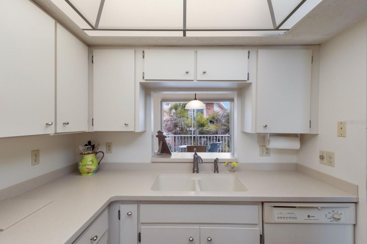 205 Highland Avenue , Unit 2, Bradenton Beach, FL 34217 Photo