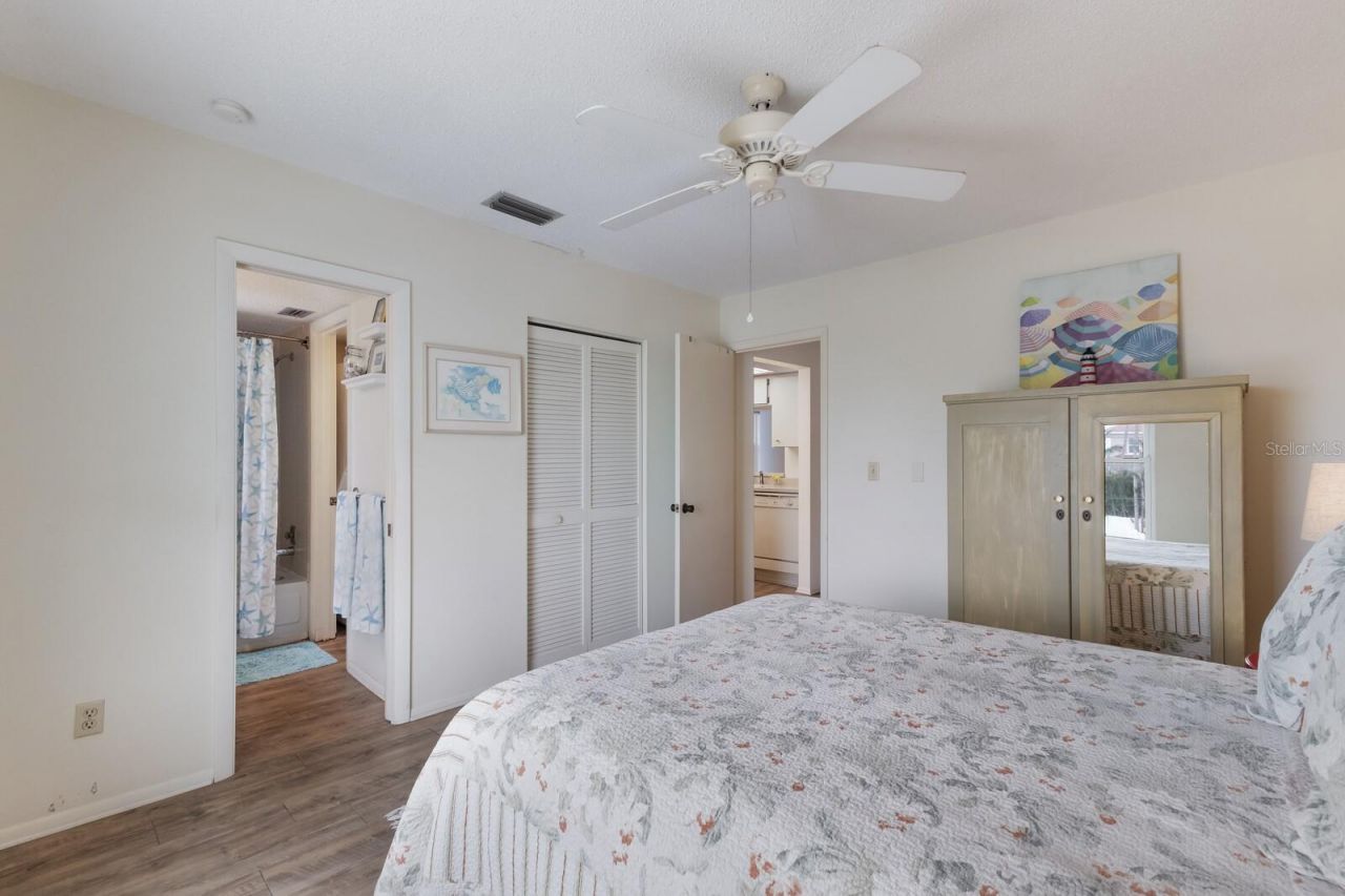 205 Highland Avenue , Unit 2, Bradenton Beach, FL 34217 Photo