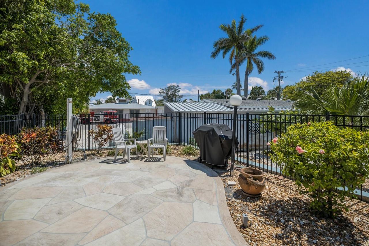 205 Highland Avenue , Unit 2, Bradenton Beach, FL 34217 Photo