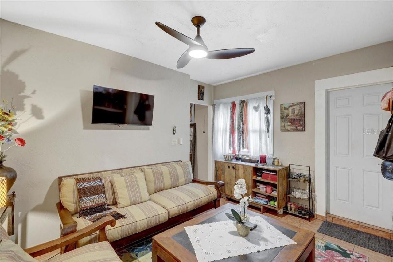 325 49th Street N, Saint Petersburg, FL 33710 Photo