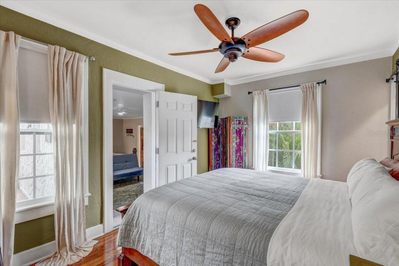 325 49th Street N, Saint Petersburg, FL 33710 Photo