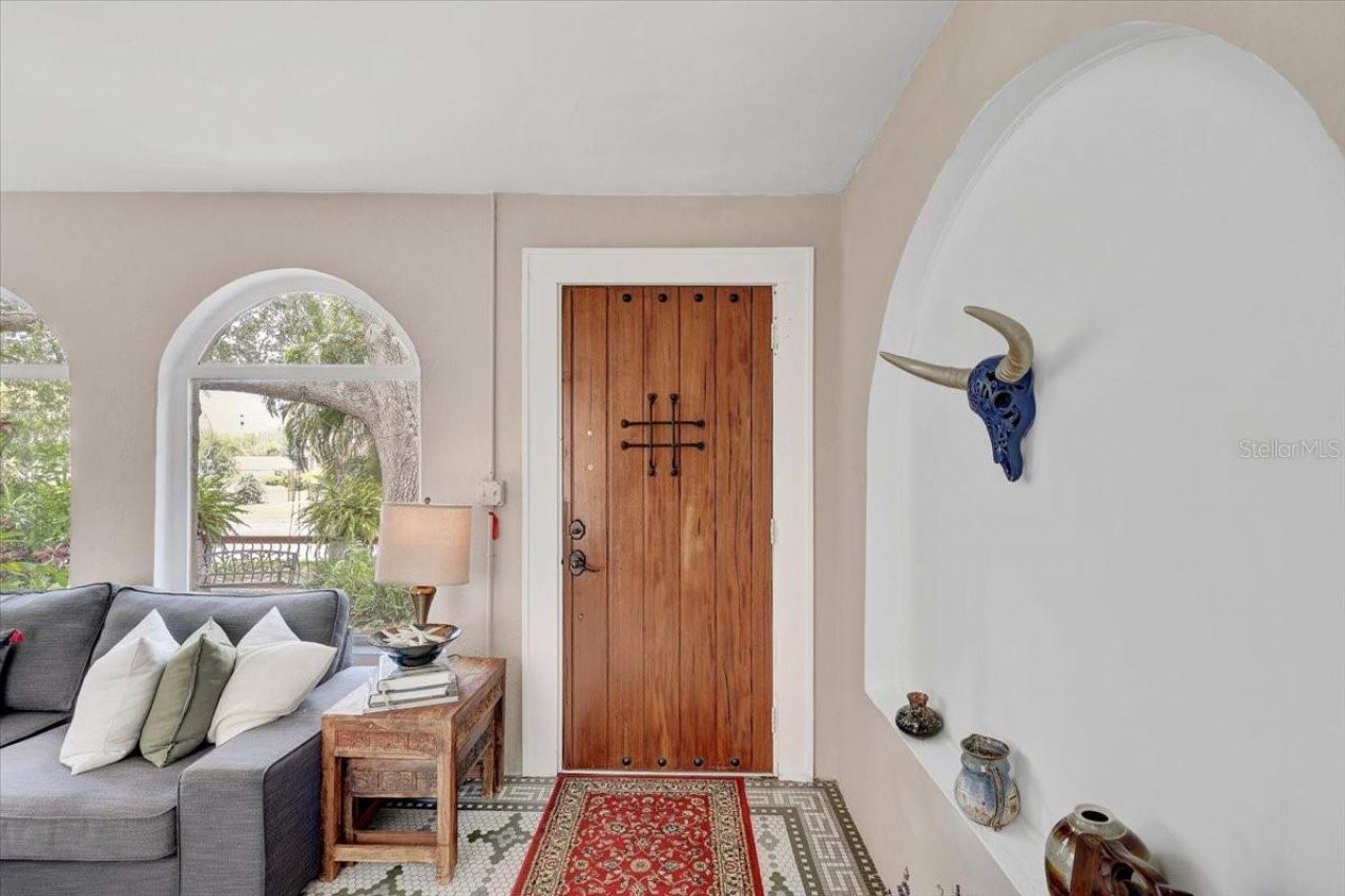 325 49th Street N, Saint Petersburg, FL 33710 Photo