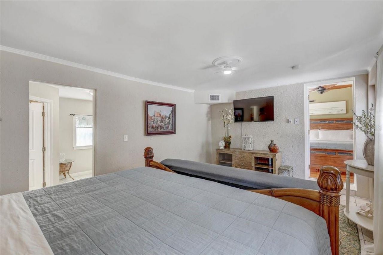 325 49th Street N, Saint Petersburg, FL 33710 Photo