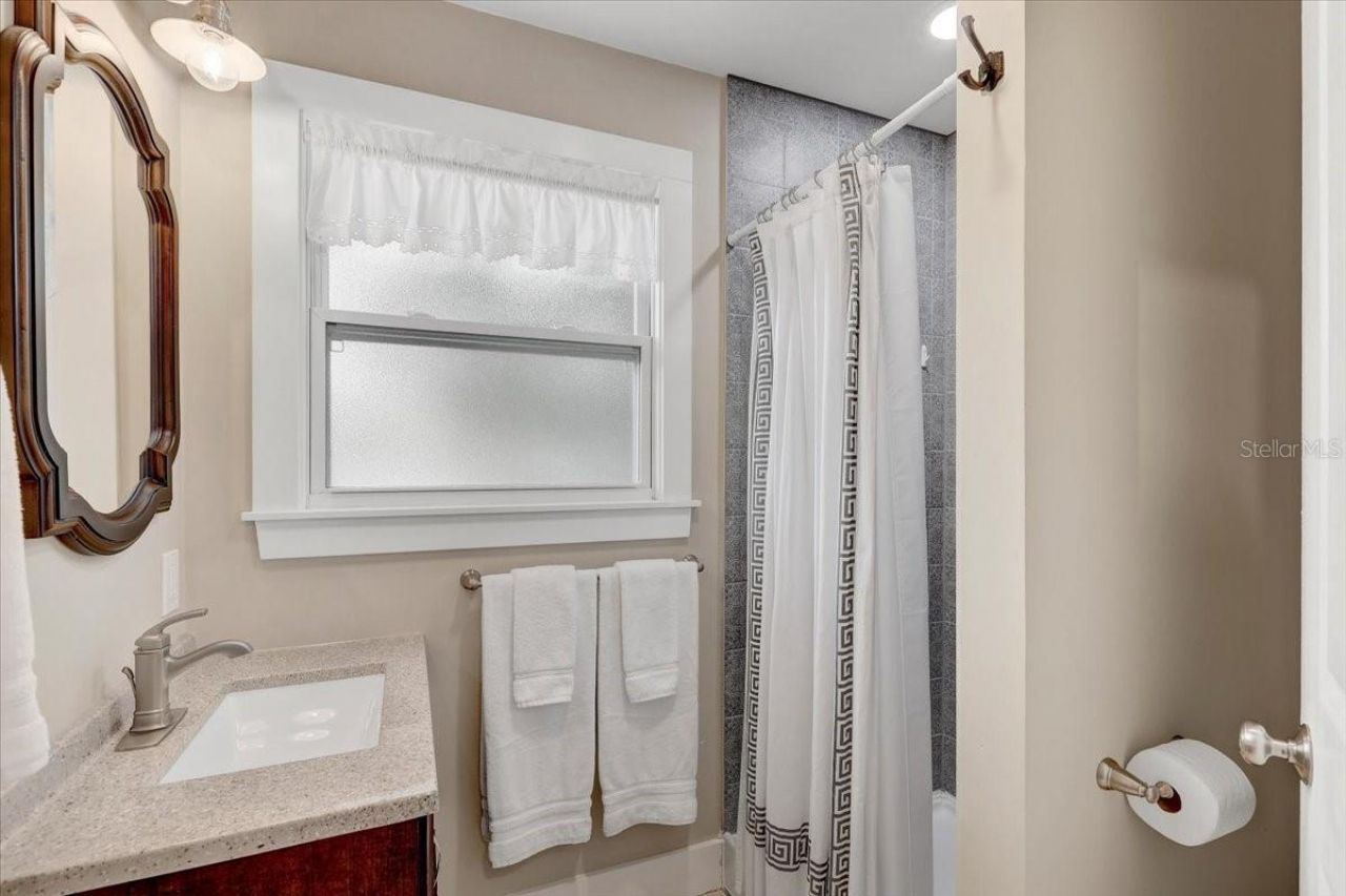 325 49th Street N, Saint Petersburg, FL 33710 Photo