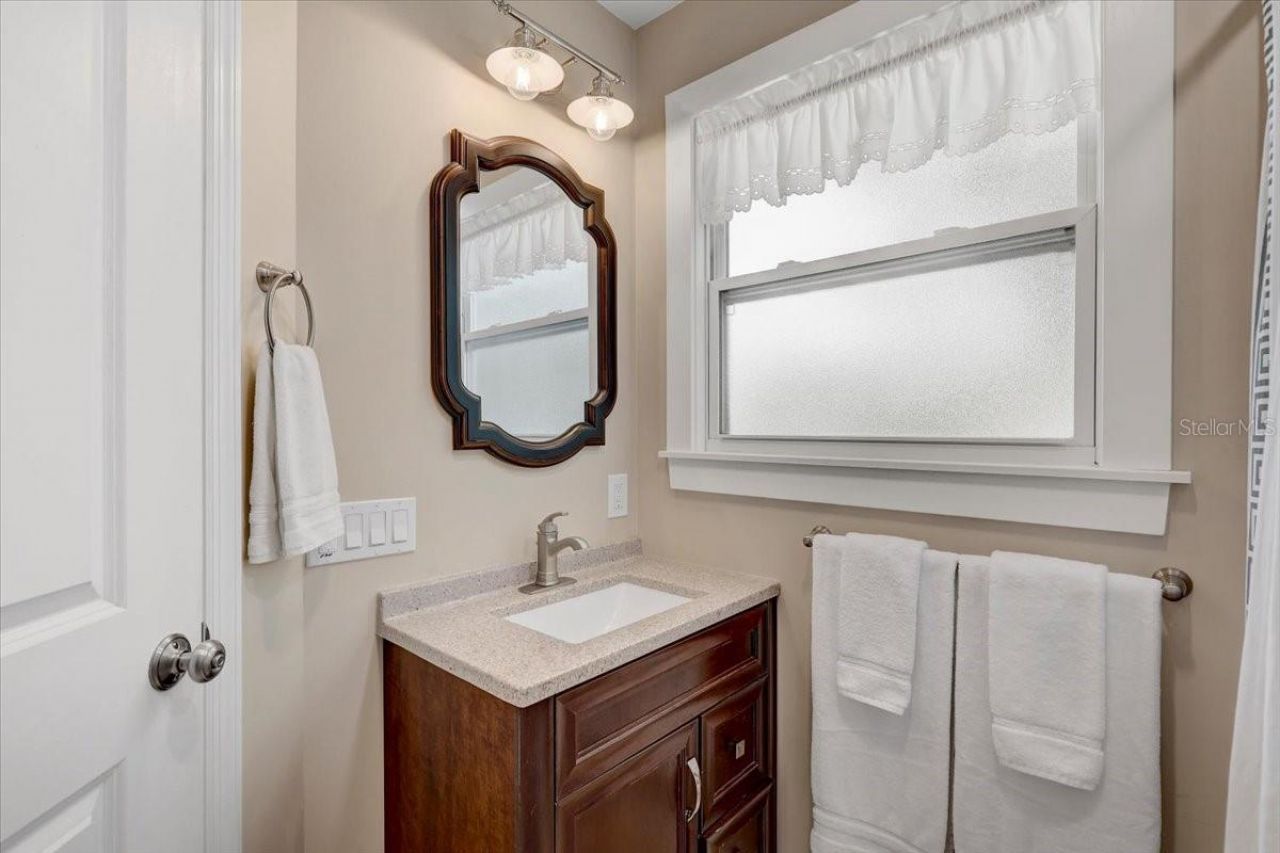 325 49th Street N, Saint Petersburg, FL 33710 Photo