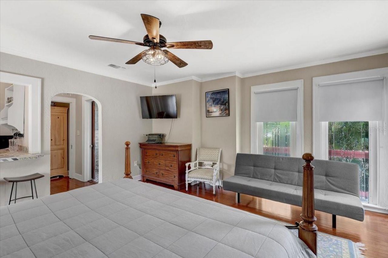 325 49th Street N, Saint Petersburg, FL 33710 Photo