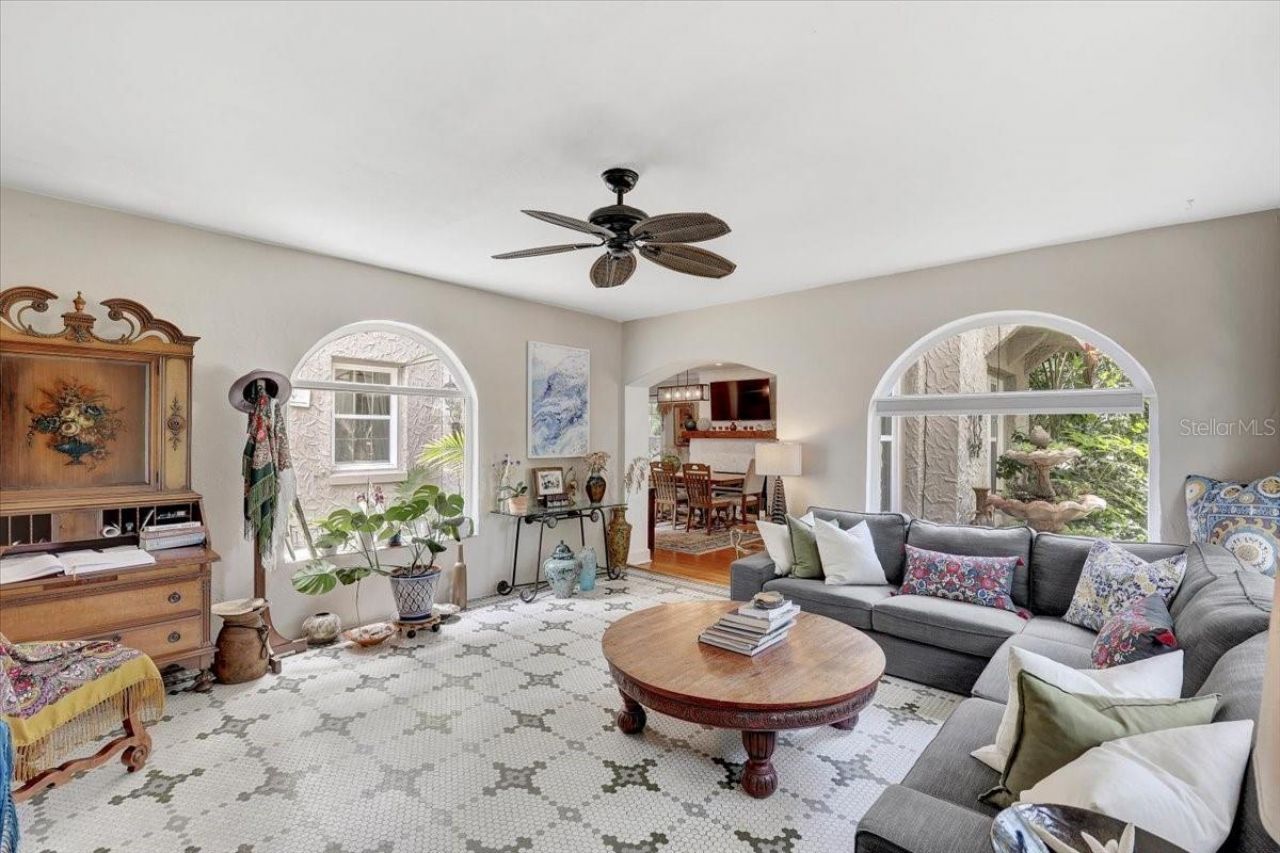 325 49th Street N, Saint Petersburg, FL 33710 Photo