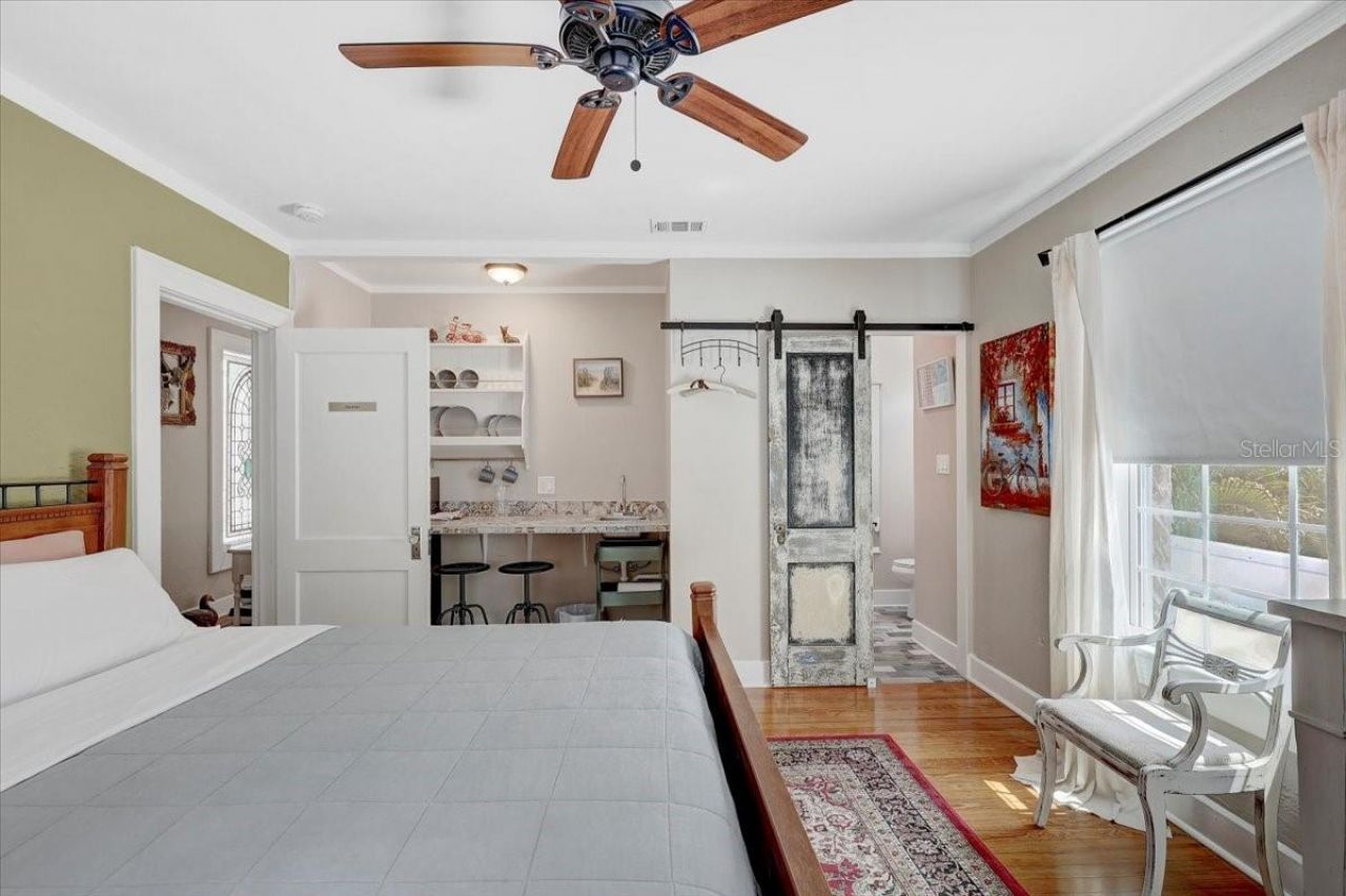 325 49th Street N, Saint Petersburg, FL 33710 Photo