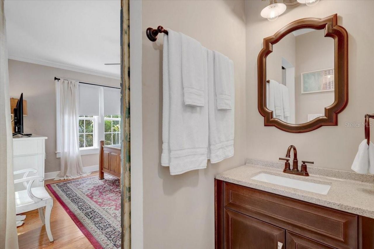 325 49th Street N, Saint Petersburg, FL 33710 Photo