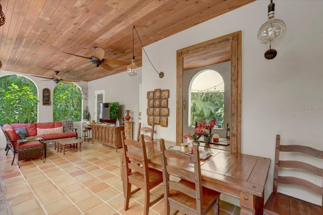 325 49th Street N, Saint Petersburg, FL 33710 Photo