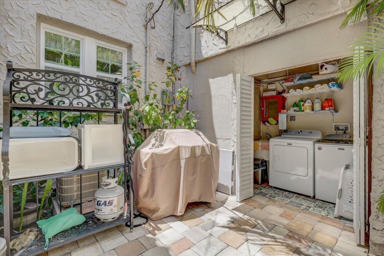 325 49th Street N, Saint Petersburg, FL 33710 Photo