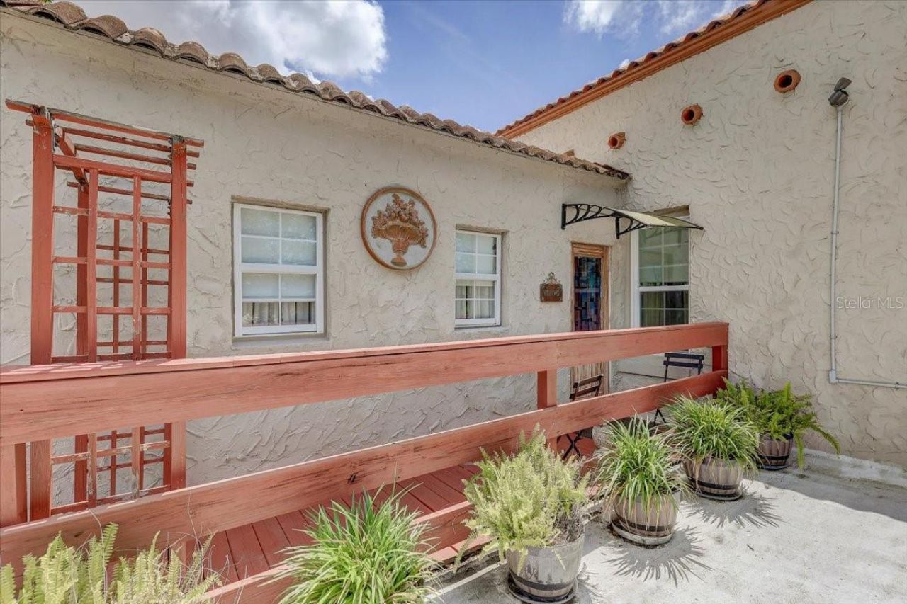 325 49th Street N, Saint Petersburg, FL 33710 Photo