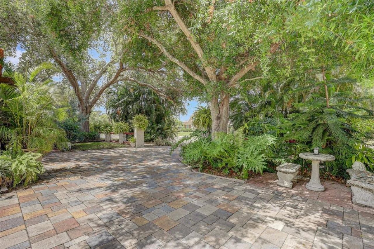 325 49th Street N, Saint Petersburg, FL 33710 Photo
