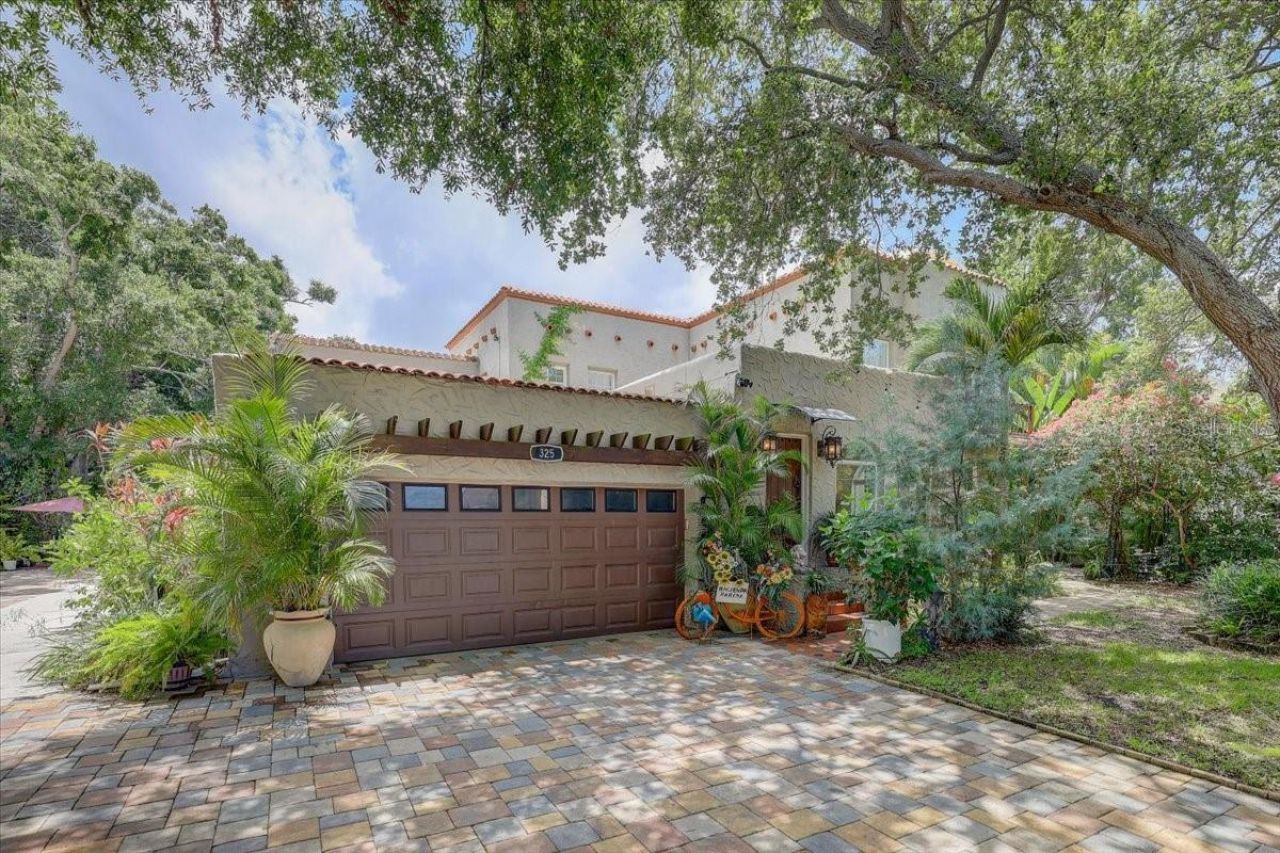 325 49th Street N, Saint Petersburg, FL 33710 Photo