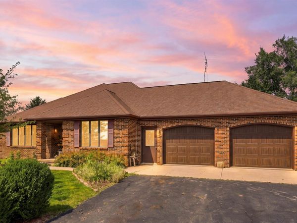 9096 E Stagecoach Trail, WARREN, IL 61087