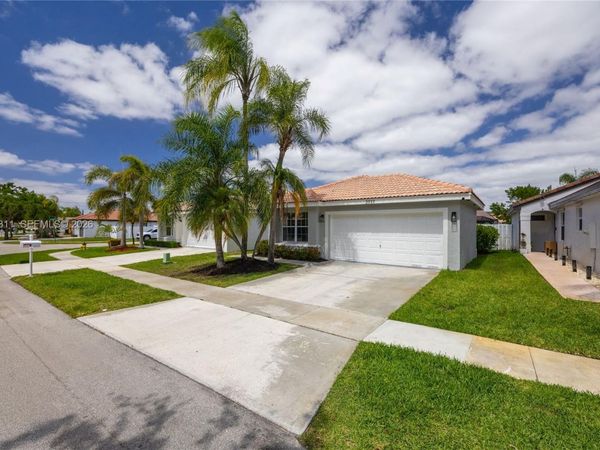 2737 SW 177th Ave , Miramar, FL 33029