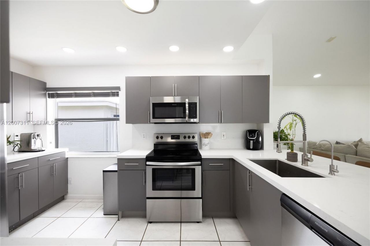 2737 SW 177th Ave , Miramar, FL 33029 Photo