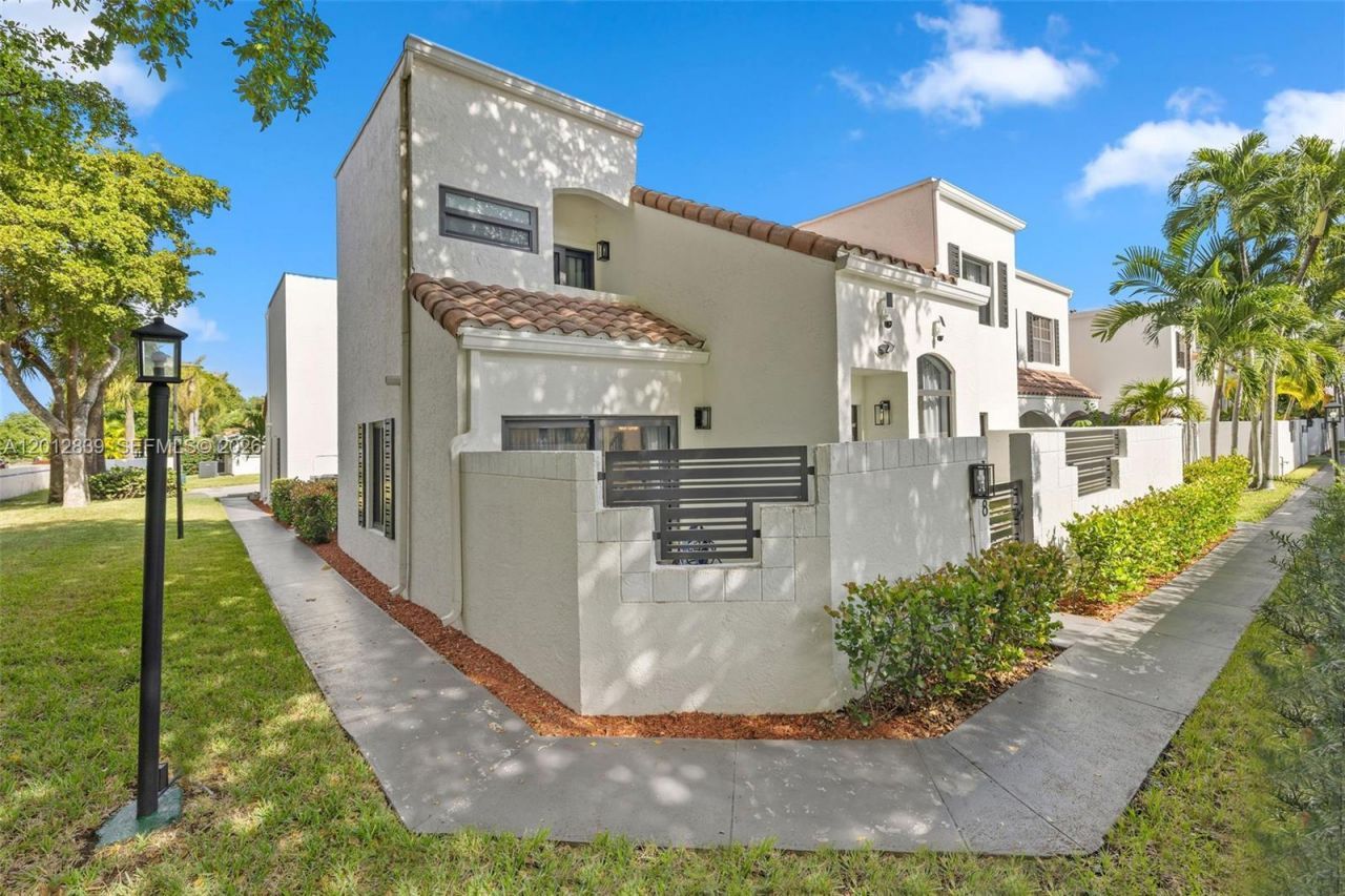 21216 Harbor Way , Unit 158-15, Aventura, FL 33180 Photo