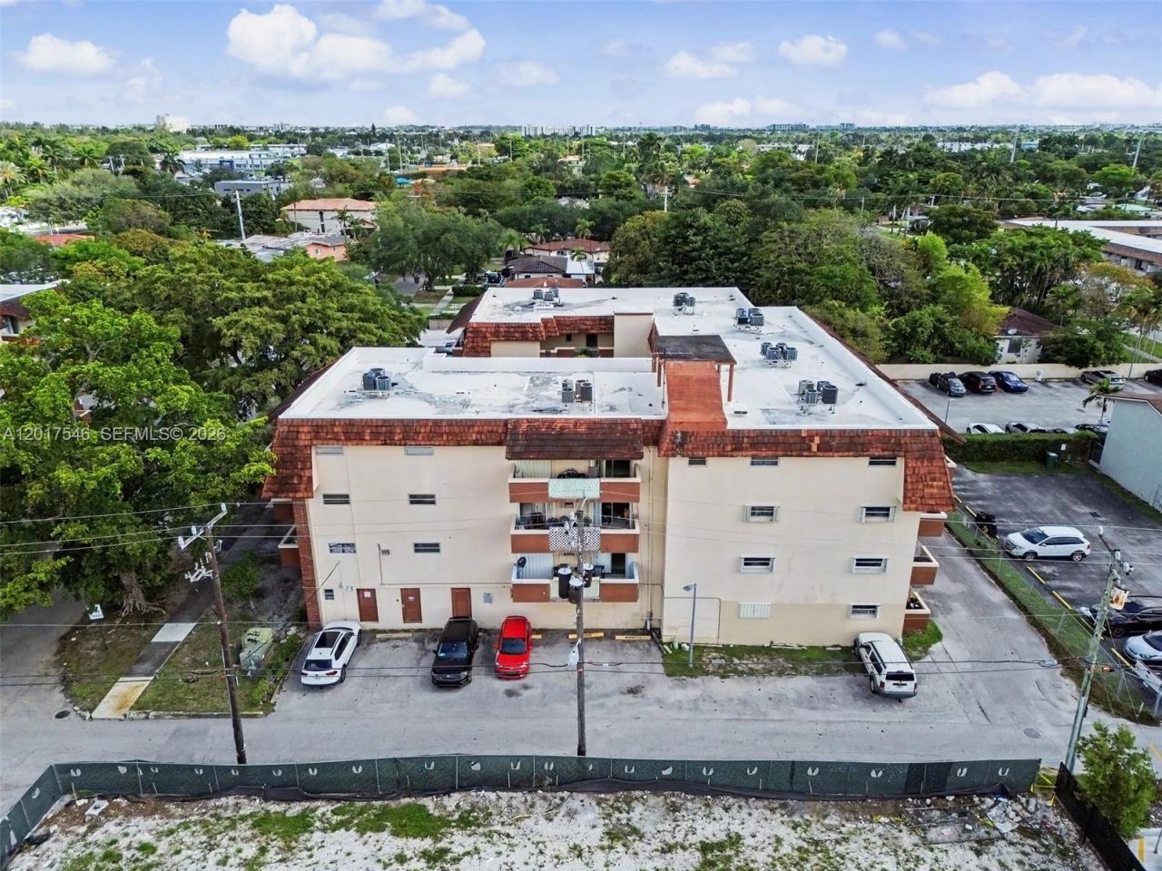 685 Miller Dr, Unit E205, Miami Springs, FL 33166 Photo