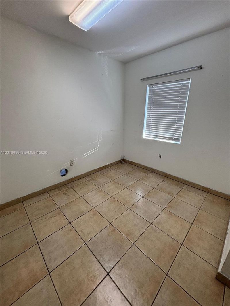 10950 NW 138th St, Unit #3, Hialeah Gardens, FL 33018 Photo