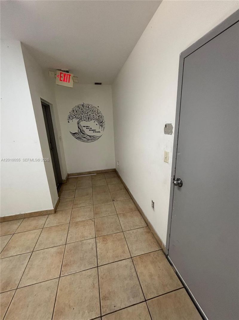 10950 NW 138th St, Unit #3, Hialeah Gardens, FL 33018 Photo