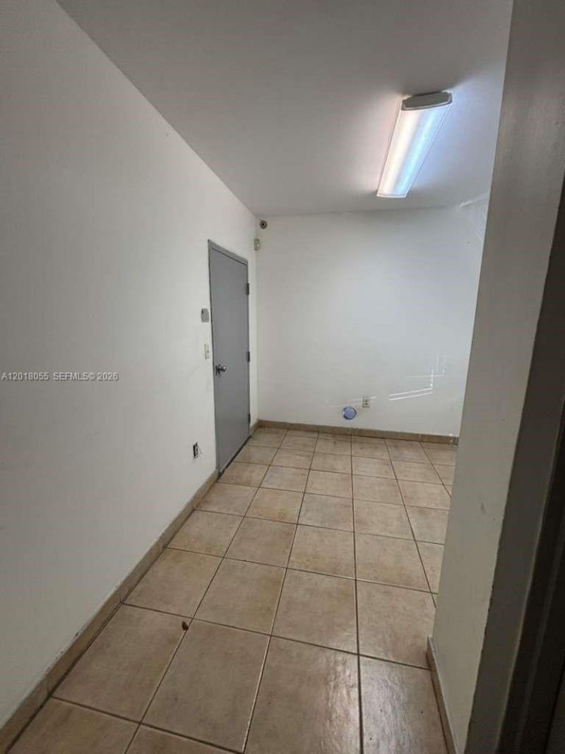 10950 NW 138th St, Unit #3, Hialeah Gardens, FL 33018 Photo