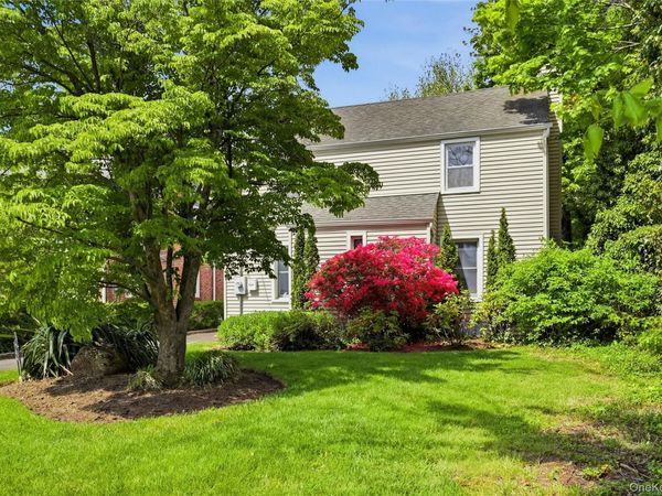 45 Locust Place, Manhasset, NY 11030