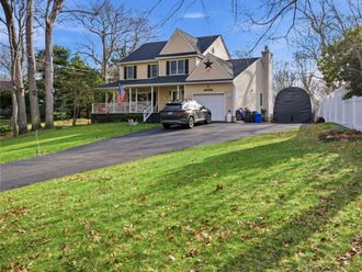 38 Elizabeth Drive  Wading River, NY 11792