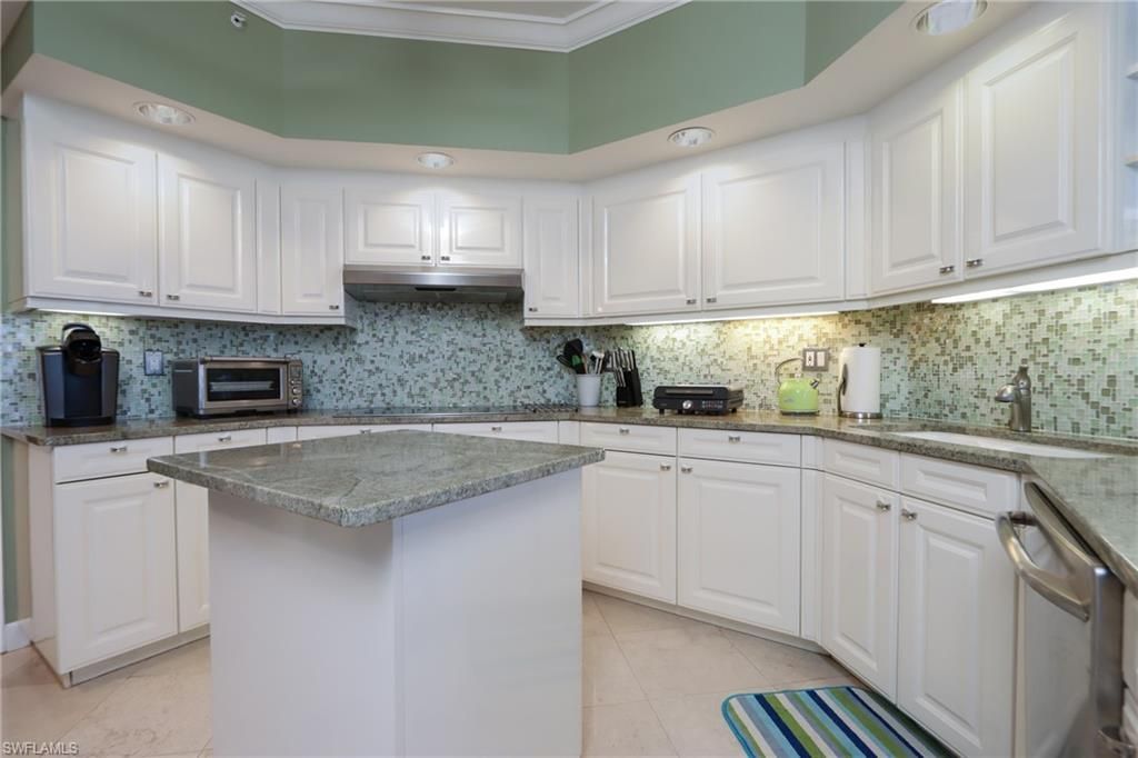 8990 Bay Colony Dr , Unit 1002, Naples, FL 34108 Photo